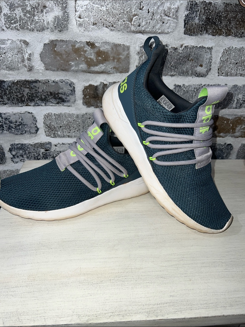 adidas cloudfoam Men's 6.5 or Women’s 8- Teal Knit Slip-On Sneakers